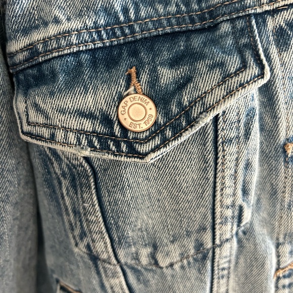 GAP Jean Jacket Size Medium Puff Sleeve Icon Denim Jacket NWT 100% Cotton - Picture 9 of 10